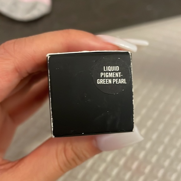 Gold Nail Polish - Picture 4 of 4